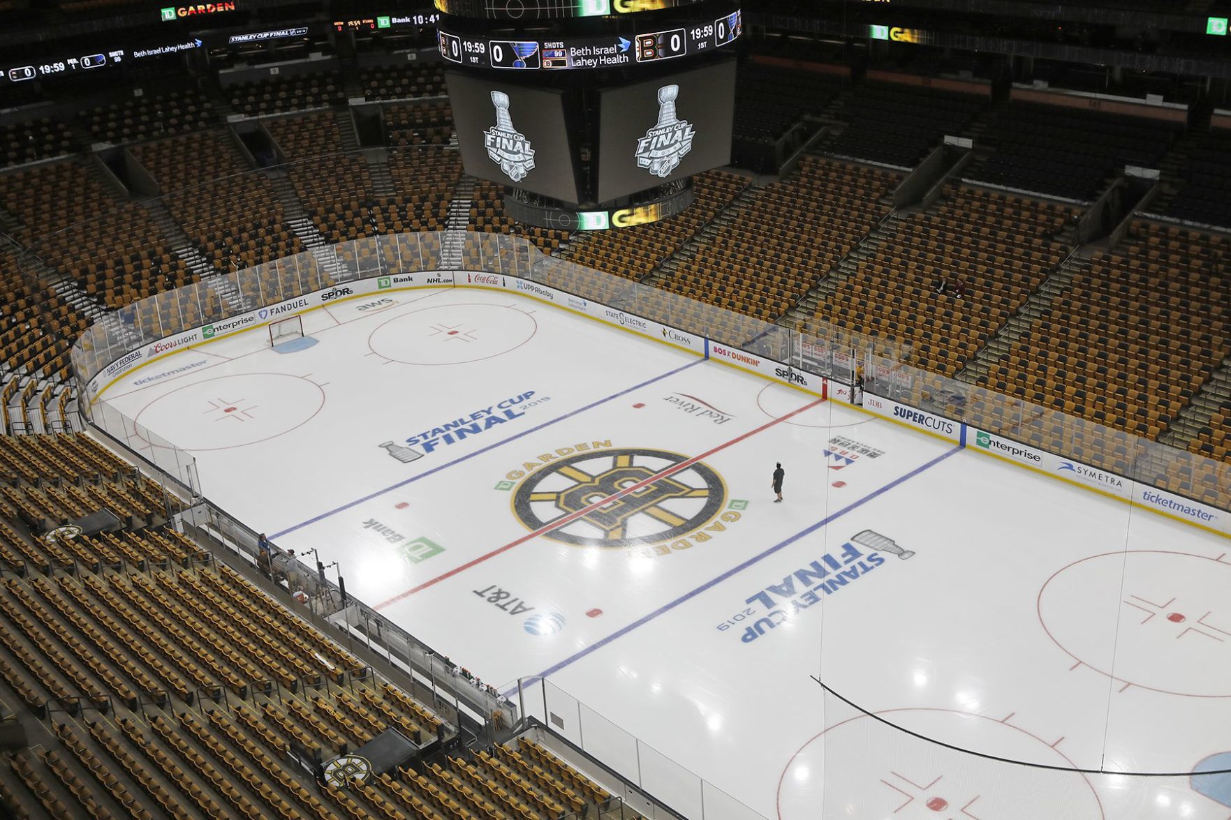 Blues and Bruins practice before the Stanley Cup